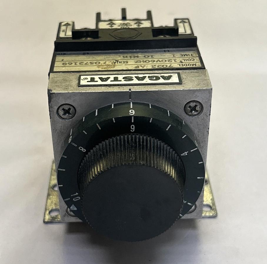 Used AGASTAT,7022AF,TIME DELAY RELAY 1-10 MINUTES