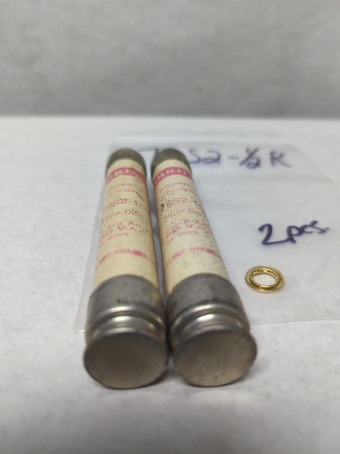 Used GOULD SHAWMUT,TRS2-1/2R,TRI-ONIC 2-1/2 AMP FUSE LOT OF 2 PRE-OWNED
