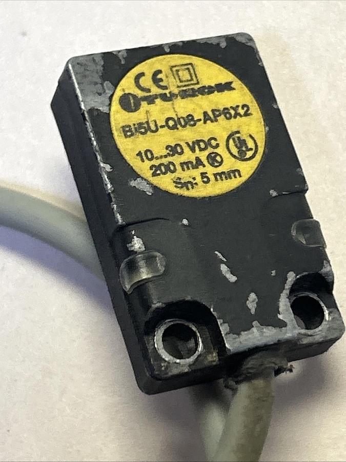 Used TURCK,BI5U-Q08-AP6X2,PROXIMITY SENSOR