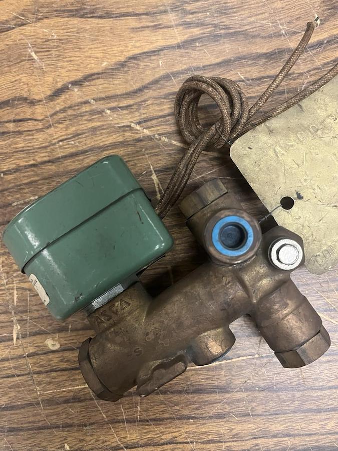 Used ASCO,8300D9U,SOLENOID VALVE 120V 3/8"