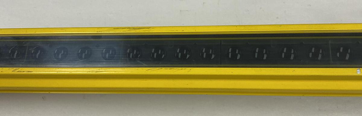 Used DOLAN JENNER,SS500-10108,Light Curtain Transmitter