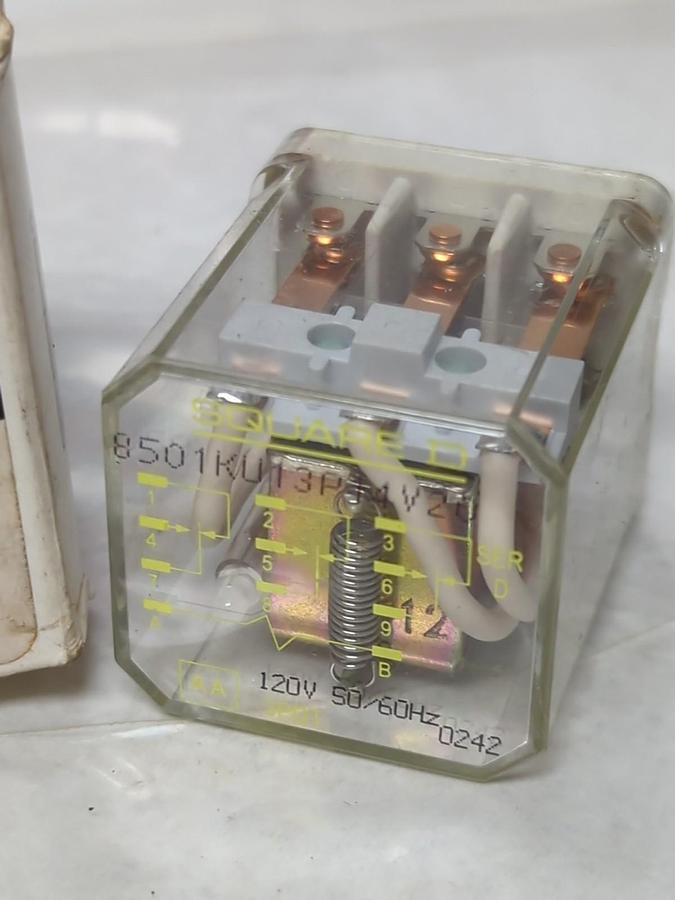SQUARE D,8501-KU13P14V20,GENERAL PURPOSE RELAY SER C 120V 50/60HZ 10A NOS