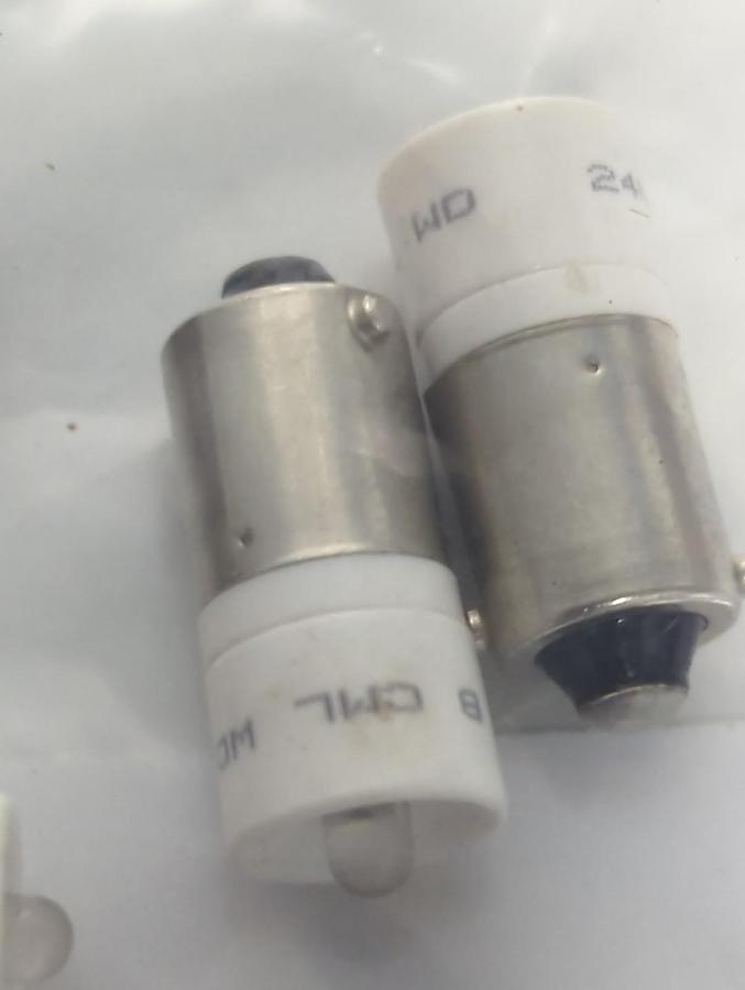 Used CML,WD,INDICATOR LAMP 24VAC/DC LOT OF 6 PRE-OWNED