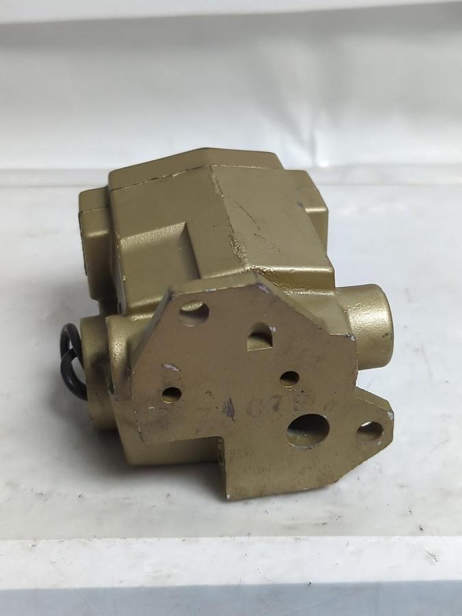 Used ROSS,VA26,SOLENOID PILOT VALVE 110/50 110-120/60 PRE-OWNED