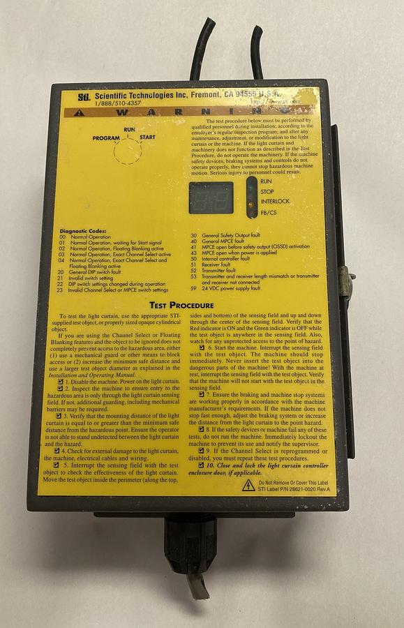 Used OMRON,STI 70160-1018,MODEL LCM-120 LIGHT CURTAIN CONTROLLER