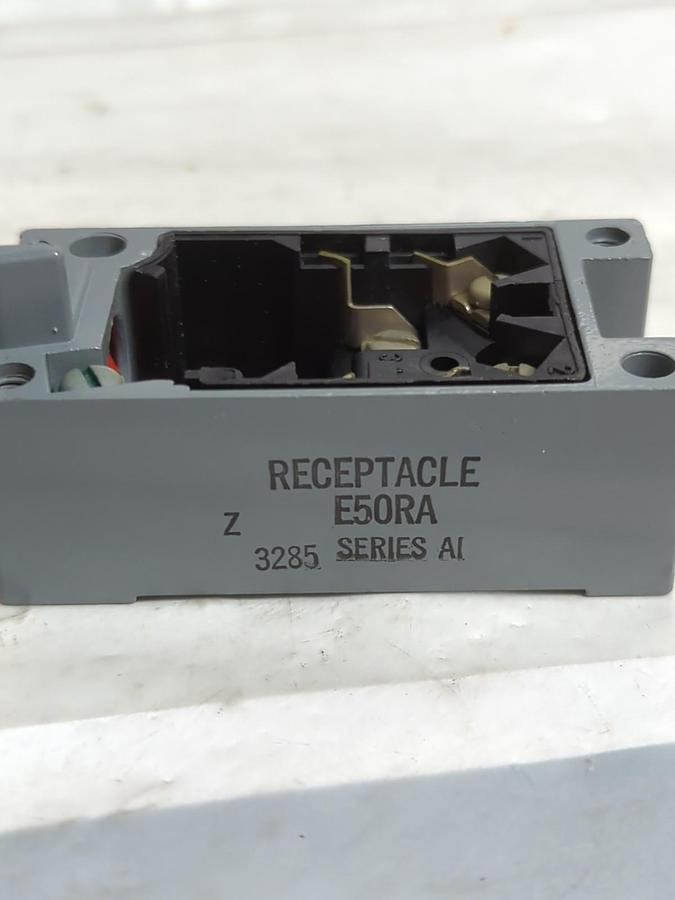 CUTLER HAMMER,E50RA,LIMIT SWITCH RECEPTACLE SERIES A1 NOS