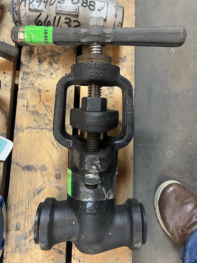 HANCOCK,7230W-3-0219,SERIES 7000 SOCKET WELD GLOBE VALVE 1-1/2" CLASS 2680