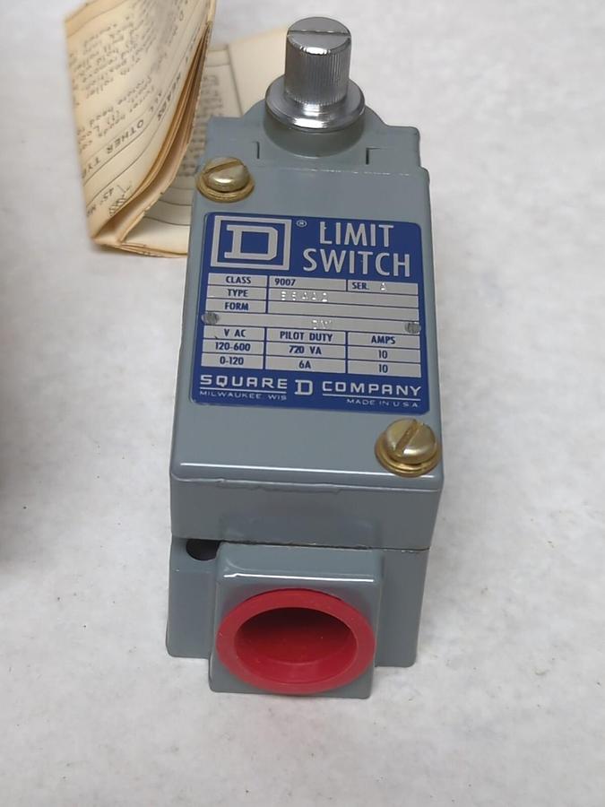 SQUARE D,B64A2,TURRET HEAD LIMIT SWITCH SERIES A CLASS 9007 NOS