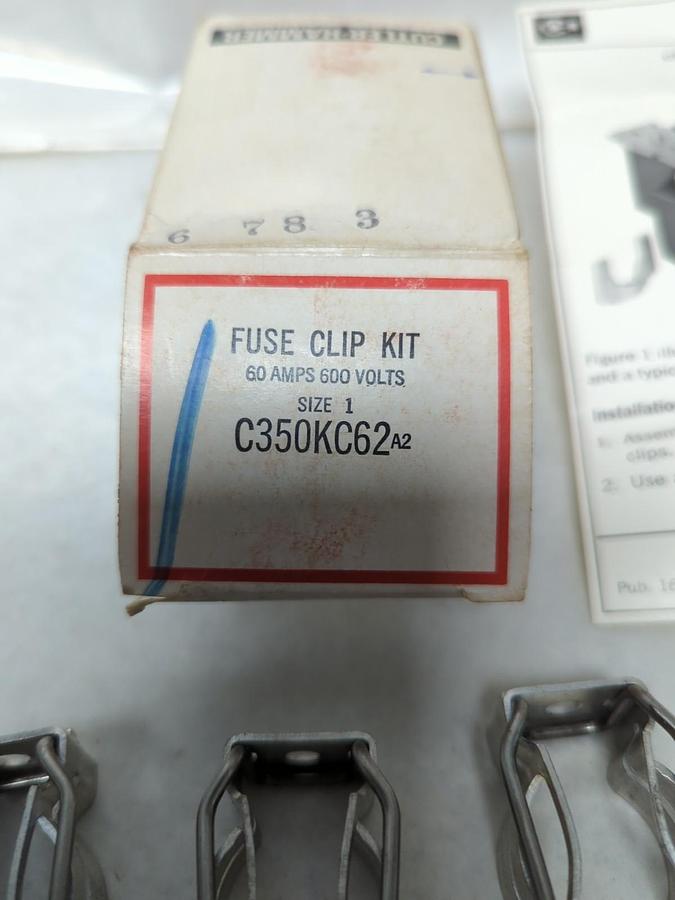 CUTLER-HAMMER,C350KC62,FUSE CLIP KIT 60 AMP 600 V SIZE 1 NOS