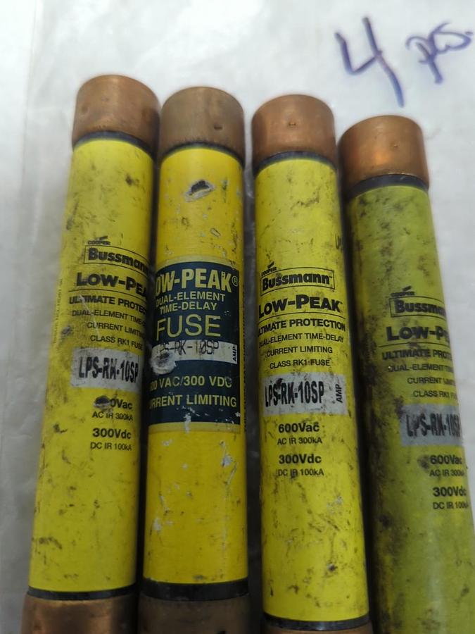 Used COOPER BUSSMANN,LPS-RK-10SP,LOW-PEAK 10 AMP FUSELOT OF 4 PRE-OWNED