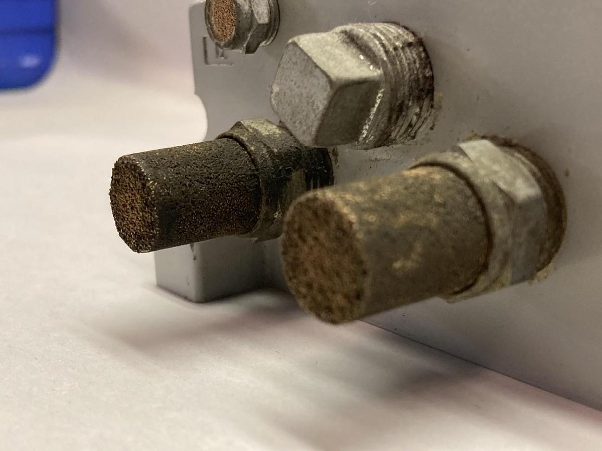 Used Numatics,8503AM/220A0030,Valve Assembly 8503AK428304001