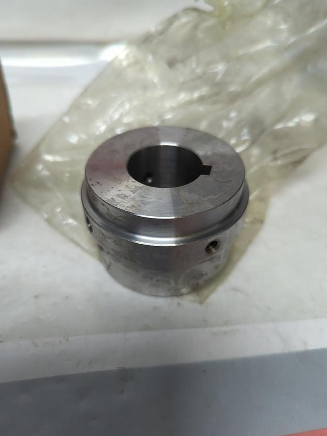REXNORD,7300285,4HSB HUB STOCK 1-1/8" BORE STEEL 1/4" X 1/8" KW NOS