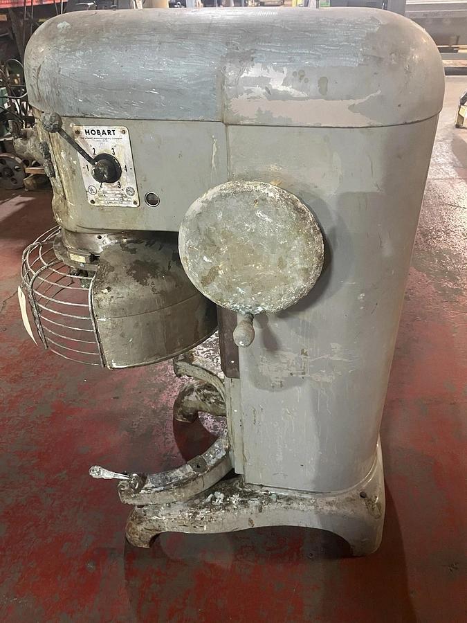 Used HOBART,H-600,INDUSTRIAL MIXER 3PH 1HP NEEDS REBUILT