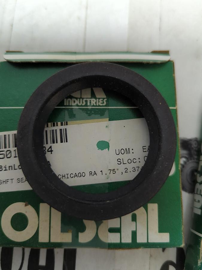 CHICAGO RAWHIDE,17265,OIL SEALS 1.75 IN X 2.374 IN LOT OF 3 NOS
