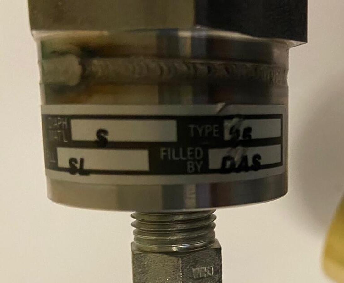 Noshok,Type 25,1/4 INCH NPT Diapraghm Seal with Pressure Vacuum Gauge 0-1500PSI