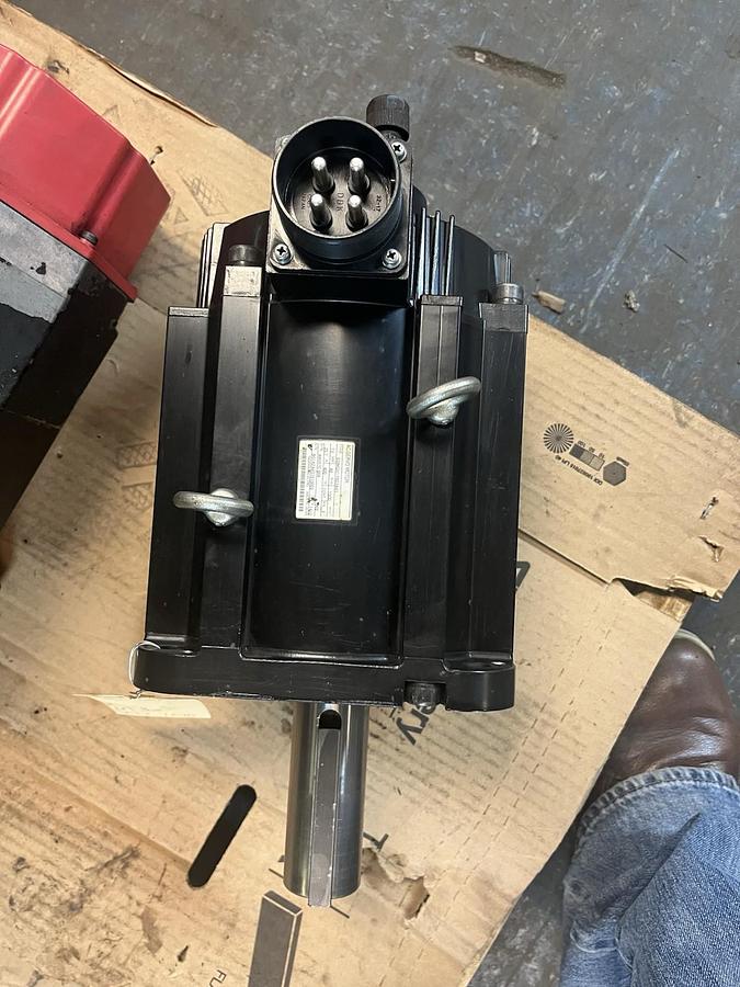 Used YASKAWA,SGMGV-75D3A61,SERVO MOTOR 7.5kW UTTAH-B20FL ENCODER