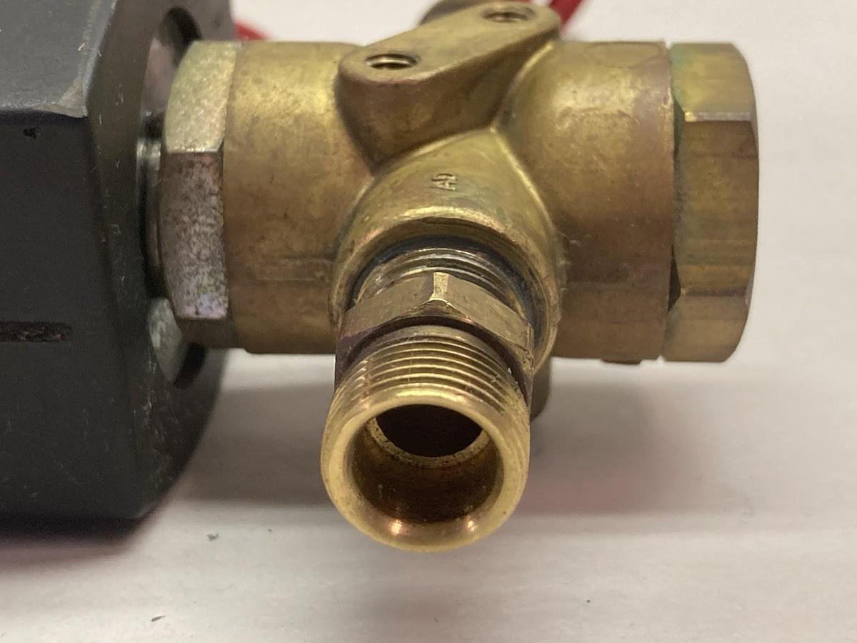 Used Asco,8320G174,Solenoid Valve 1/4 Inch 100PSI 17.1 Watts
