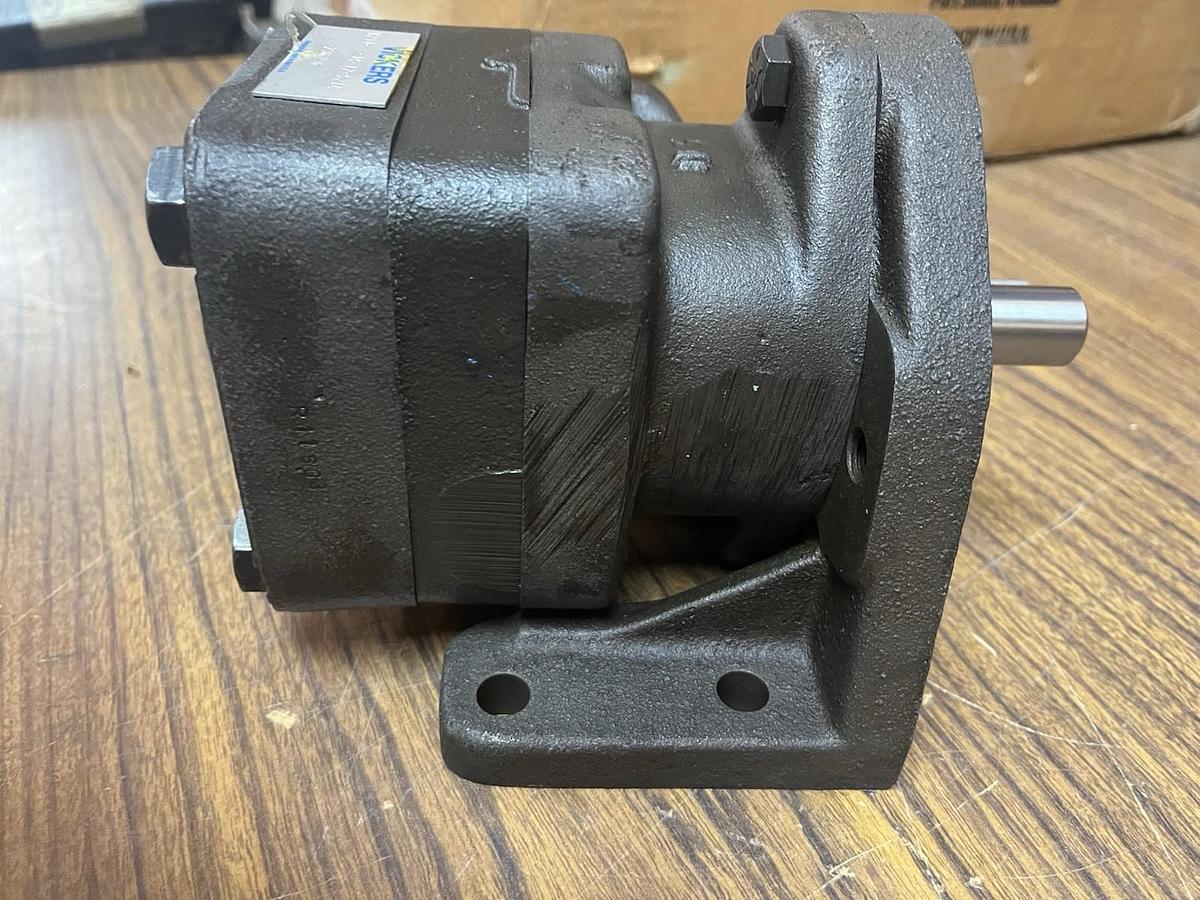 Used VICKERS,V214-8W-1C-12-S214,HYDRAULIC PUMP
