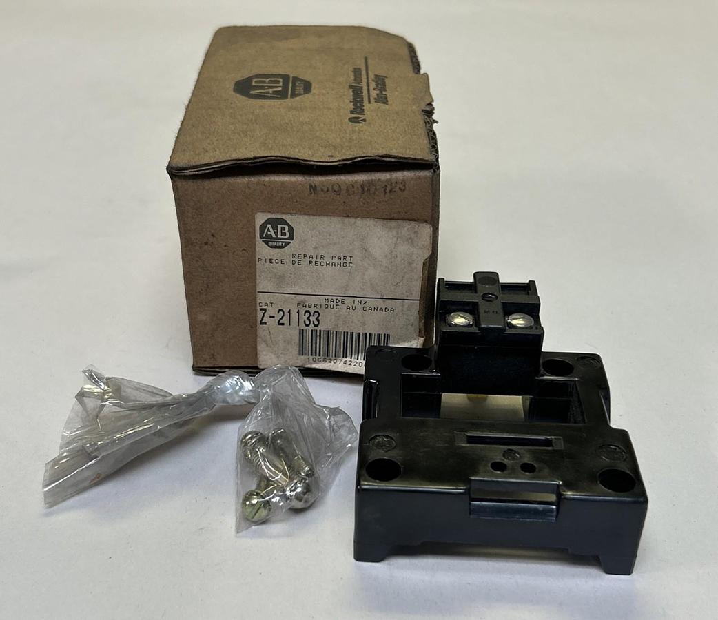 ALLEN BRADLEY,Z-21133,COIL COVER NOS