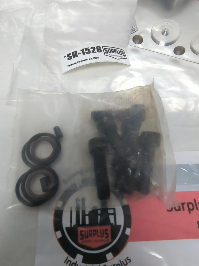 Used DAMAN,0498 AD08CPP,HYDRAULIC VALVE PLATE PRE-OWNED