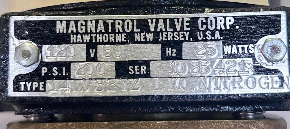 MAGNATROL VALVE,14LV32YZ,SOLENOID VALVE 200PSI NOS