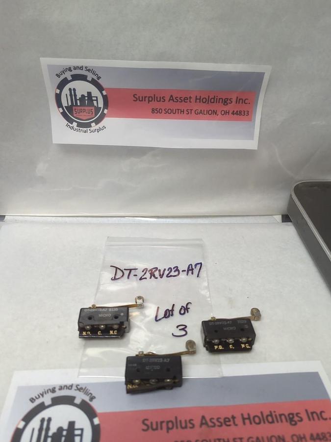 Used HONEYWELL,DT-2RV23-A7,ROLLER LEVER MICRO SWITCH 10 AMP LOT OF 3 PRE-OWNED