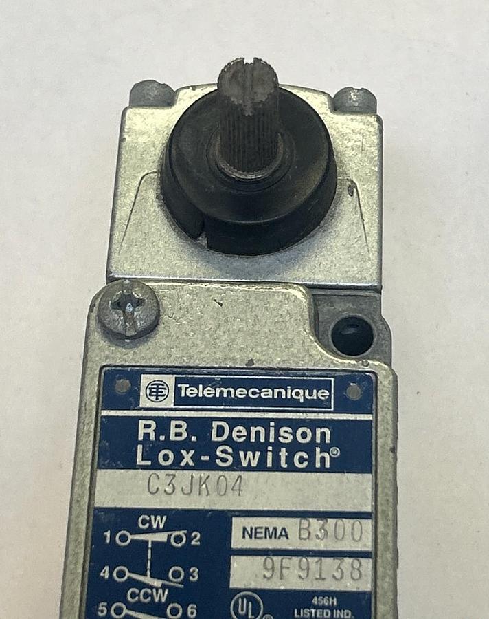 Used TELEMECANIQUE,C3JK04,LIMIT SWITCH