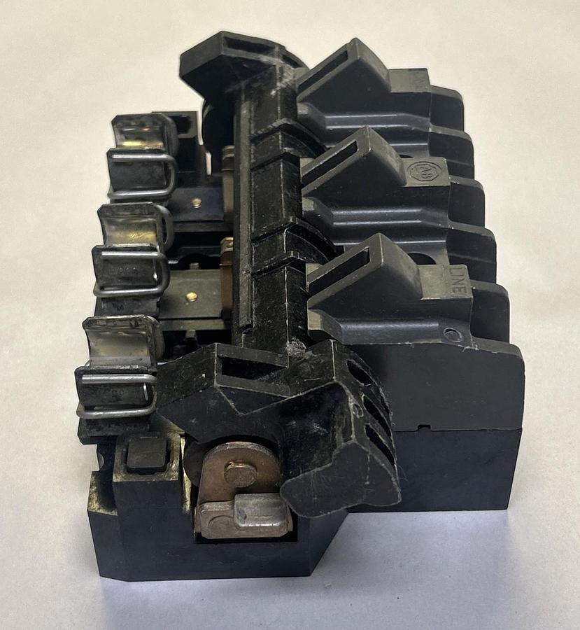 Used ALLEN BRADLEY,X-397397,DISCONNECT SWITCH 60A 600V