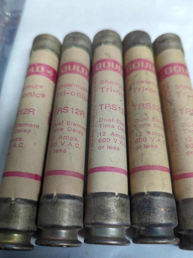 Used GOULD SHAWMUT,TRS12R,TRI-ONIC 12 AMP FUSE LOT OF 5 PRE-OWNED