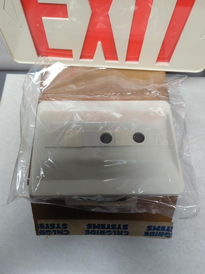 CHLORIDE SYSTEMSLSPNWP1R,SP LED EXIT 1 RED/WHITE PLASTIC EXIT SIGN NOS