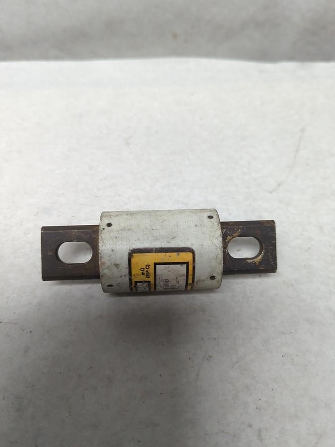 Used FERRAZ,A050F300,SEMI-CONDUCTOR 300MAMP FUSE PRE-OWNED