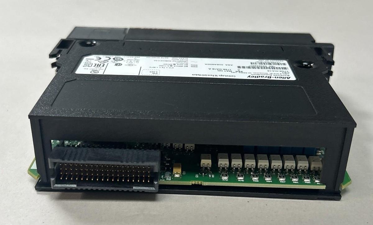 Used ALLEN BRADLEY,1756-OA16,SER A CONTROLLOGIX 16 POINT AC OUTPUT MODULE