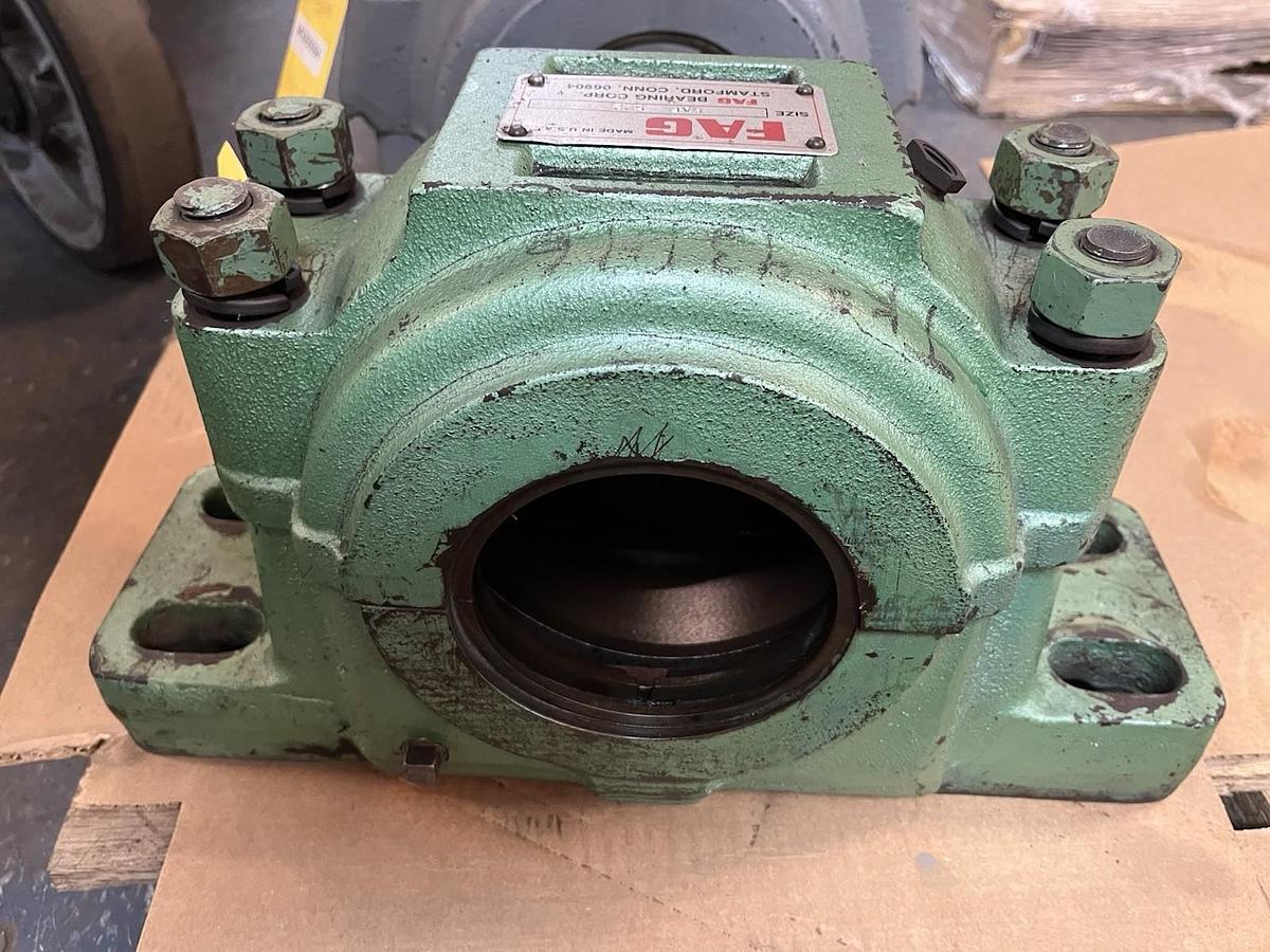 Used FAG,SAF-522,Pillow Block Bearing Housing 4 Bolt NOS