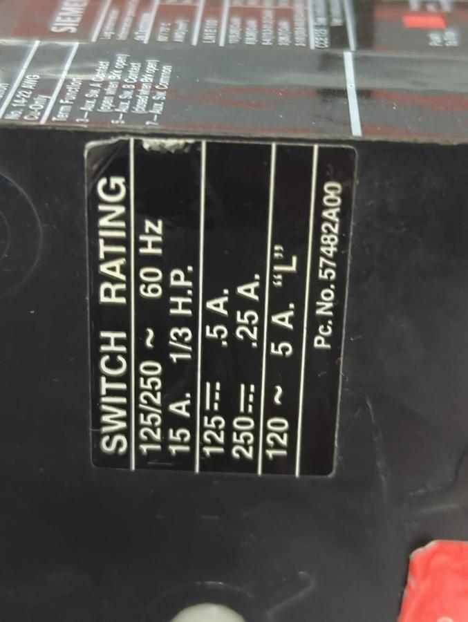 Used SIEMENS,ED22B100,CIRCUIT BREAKER 100 AMP 2-POLE PRE-OWNED