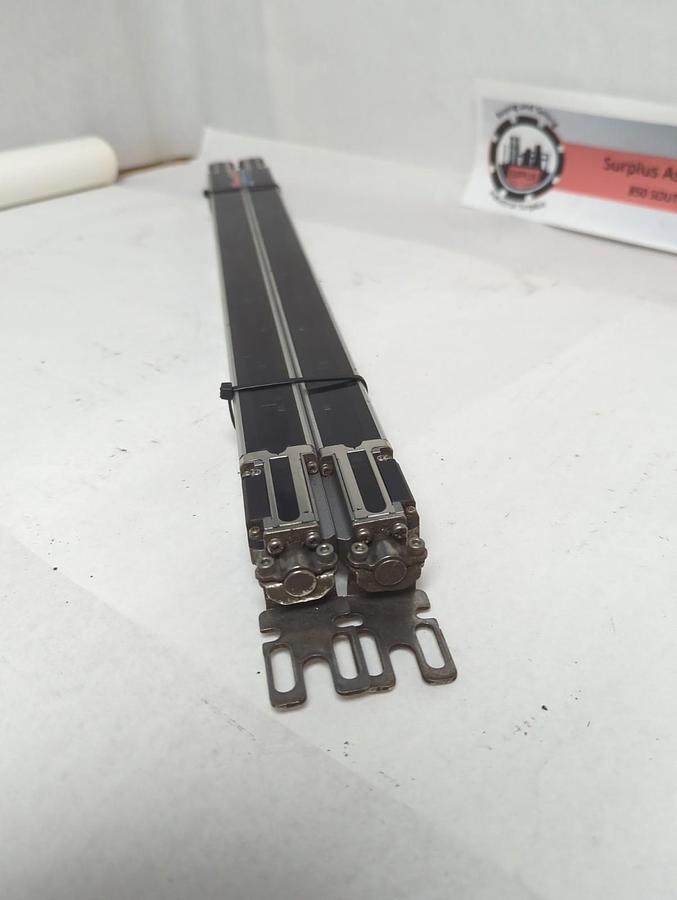 Used KEYENCE,SL-V28H-R SL-V28H-T,LIGHT CURTAIN RECIEVER/TRANSMITTER SET PRE-OWNED