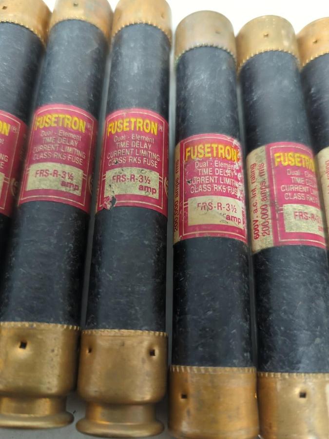 Used COOPER BUSSMANN,FRS-R 3-1/2,FUSETRON 3-1/2 AMP FUSE LOT OF 12 PRE-OWNED