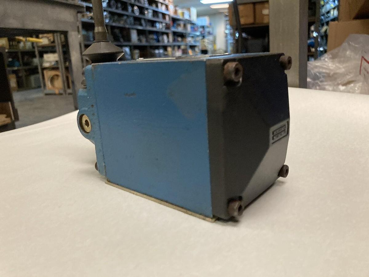 Used Rexroth,3WMM10A31/F,Hydraulic Directional Control Valve