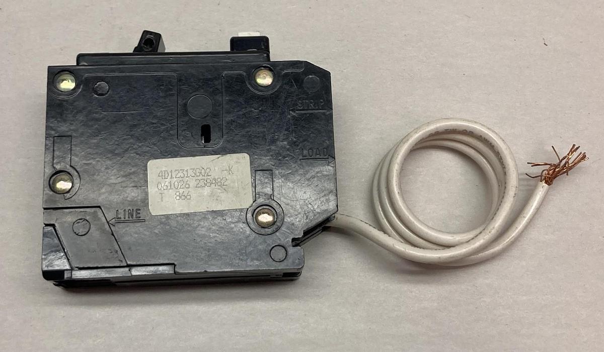 Used Cutler-Hammer,GFCB120,1-Pole Ground Fault Circuit Breaker 20A 120V