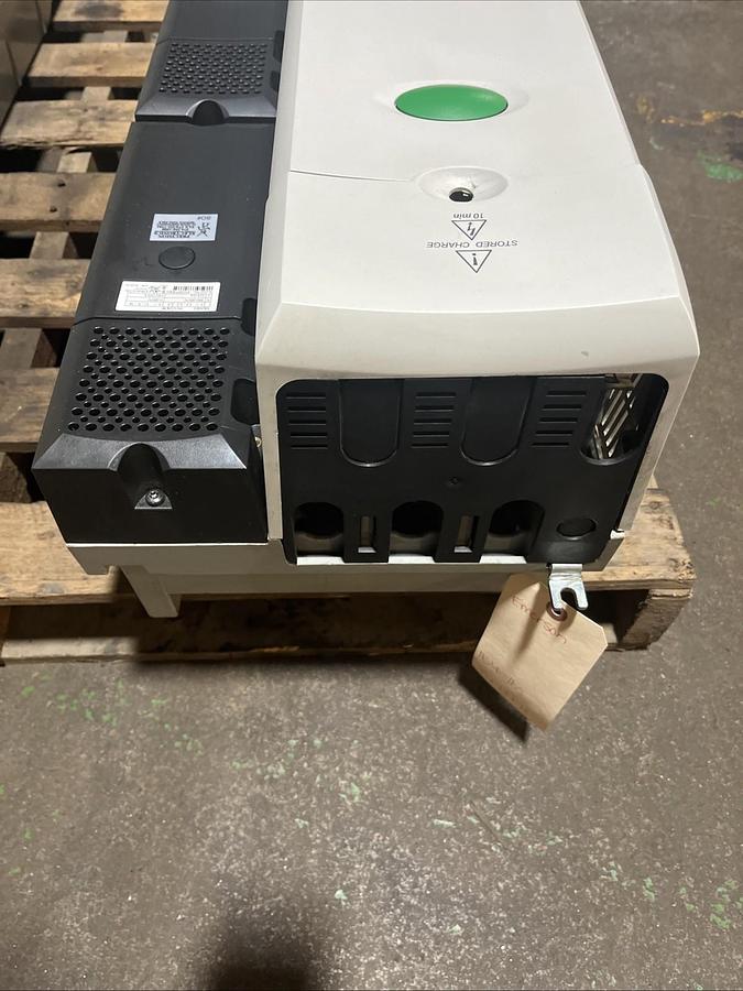 Used CONTROL TECHNIQUE,SK6401,VFD VARIABLE FREQUENCY AC DRIVE 480V 3PH 150HP 205AMPS