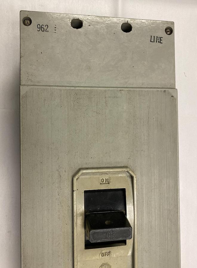 Used ITE,HM3-F800,800A CIRCUIT BREAKER W/ 500A Trip Unit