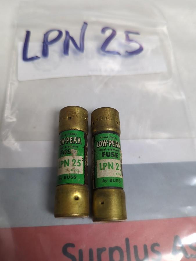 Used COOPER BUSSMANN,LPN-25,LOW-PEAK 25 AMP FUSE LOT OF 2 PRE-OWNED