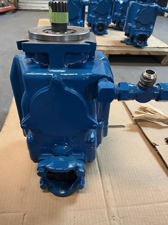 Used VICKERS,PVH131C-RF-3S-10-CM7-31,HYDRAULIC PISTON PUMP