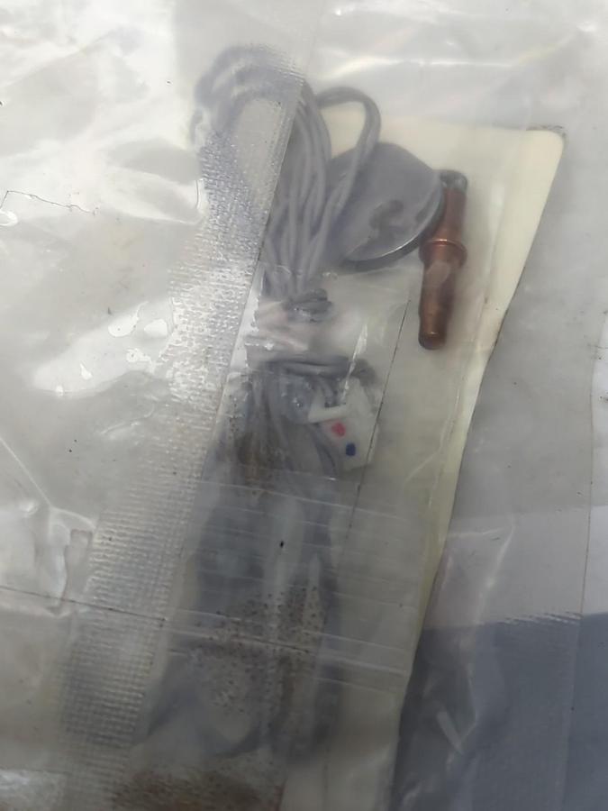 AIRPOWER,IP609700AV,TEMPERATURE SWITCH LOT OF 2 NOS