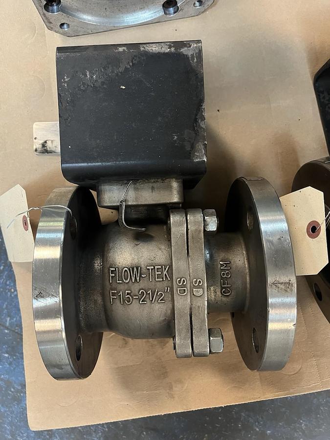 Used FLOW-TEK,2-1/2",F15 BALL VALVE 150PSI CF8M