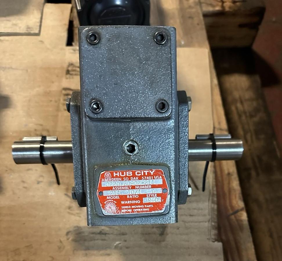 Used Hub City,0220-60902-211,Model 211 10:1 Ratio Gearbox Style A