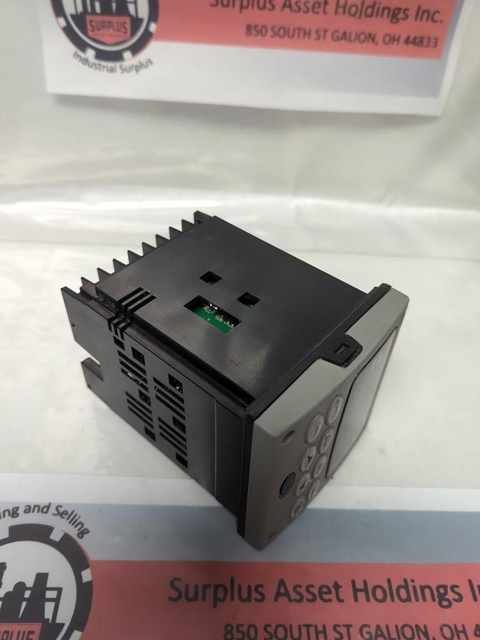 Used HONEYWELL,DC2500-CE-0A0R-200-0000-E0-0,UDC2500 DIGITAL CONTROLLER PRE-OWNED