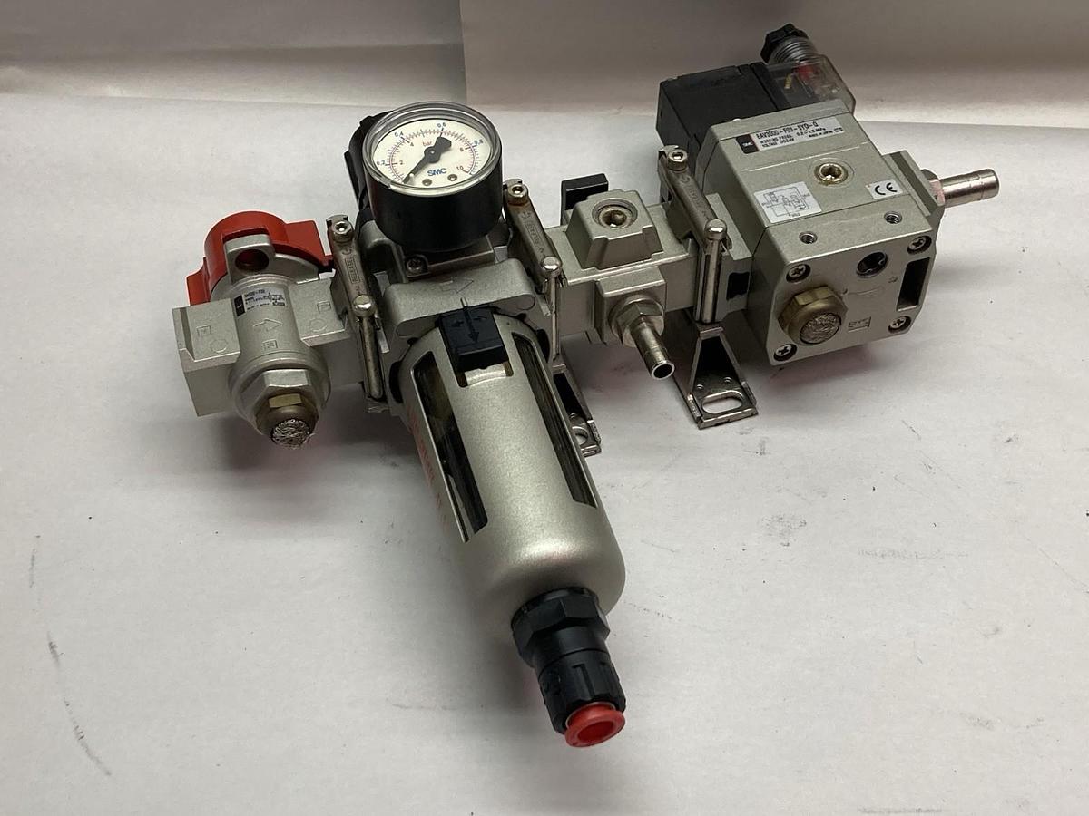 Used SMC,AW30-F03D,Filter Regulator w/SMC EAV3000-F03-5Y0-0 Block