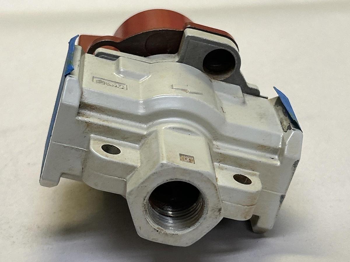 Used SMC,VHS40-N04B-Z,PRESSURE RELIEF VALVE