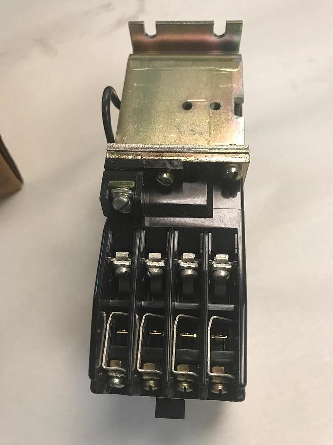 Westinghouse,BFD44T,Control Relay 300V Style 765A830G02