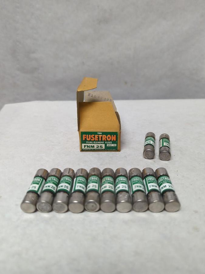 COOPER BUSSMANN,FNM25,DUAL-ELEMENT 25 AMP FUSE LOT OF 12 NOS